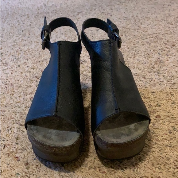 OTBT black and brown leather platforms size 8 - Picture 2 of 7